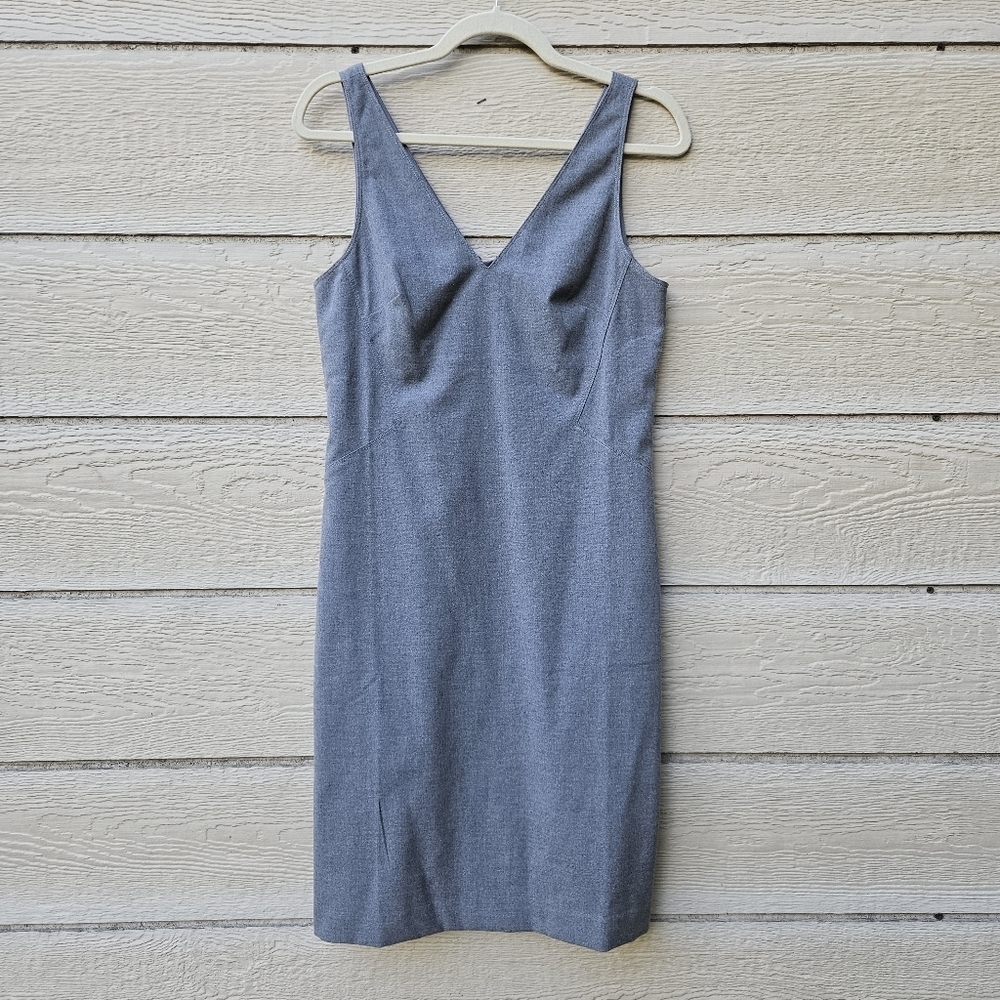 Banana Republic gray sleeveless v neck sheath dress size 6 small flaws